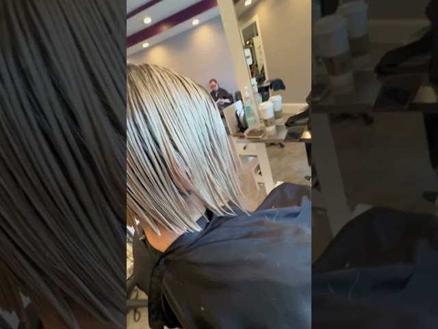 Turning Short Hair Into Blonde Perfection With Foils Turning Short Hair Into Blonde Perfection With Foils